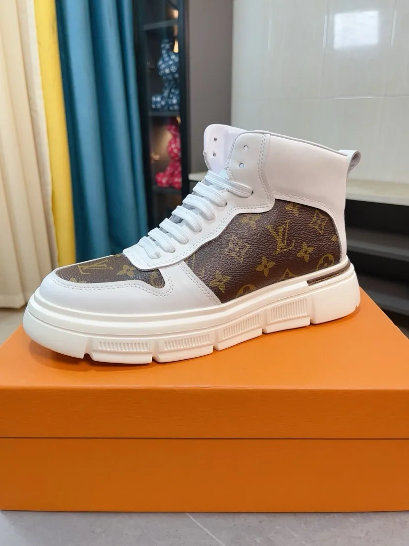 Men's shoes 💰440🌹🌹GUCCI [Gucci] New high-top men's shoes, a high-end brand, the latest fashionable casual men's shoes, trendy and versatile, relaxed and sporty style, uppers imported from Italy, first-layer cowhide, genuine leather lining, and ultra-fine workmanship. Original personalized fashionable rubber wear-resistant outsole, light and comfortable on the foot, size 38-44